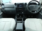 内装のコンディションも良好です。シートカバー装着！
