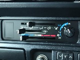 マニュアルエアコン！平成一桁台の車両を思い出すような操作パネルとなります！