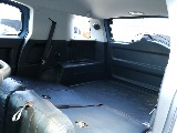リヤシートを倒すと、荷室が広くなり、たくさんの荷物を積むことができます！