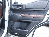 合成皮革巻きドアトリムオーナメント（ＦｉｒｓｔＥｄｉｔｉｏｎロゴ入り）