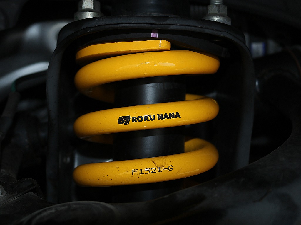 NEW 67ROKU NANA2インチリフトアップコイルをインストール