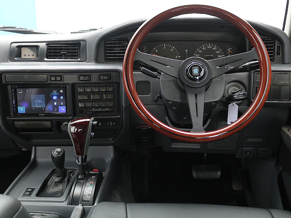 運転が楽しめそうなコックピット