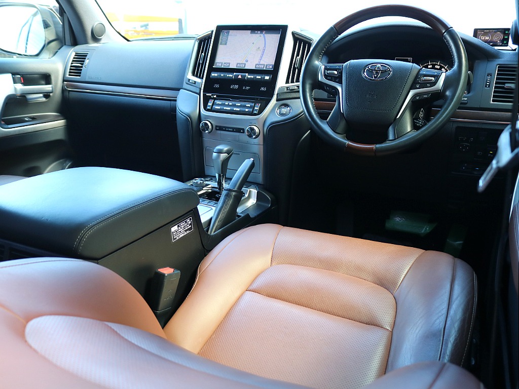 総額664.2万円】トヨタ ランドクルーザー200 4.6 ZX 4WD(H28年式,5.2万