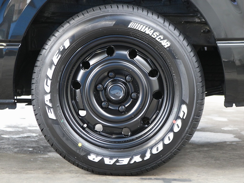 オリジナル１６インチアルミホイール・グッドイヤーナスカータイヤ