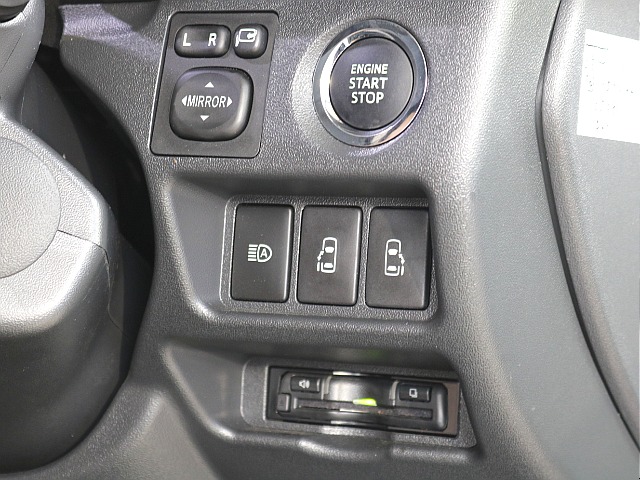 ステアリングスイッチ・プッシュ式スタート・オートハイビームスイッチ・パワースライドドアスイッチ・ビルトインETC