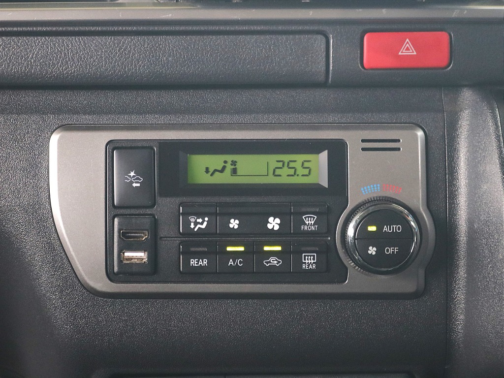 エアコンパネル※HDMI・USBポート