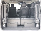 4列目跳ね上げ可能※荷物スペースも確保