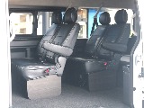 ベースシート車両！前向き最大10人乗車可能