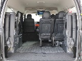 4列目跳ね上げて荷室スペース確保