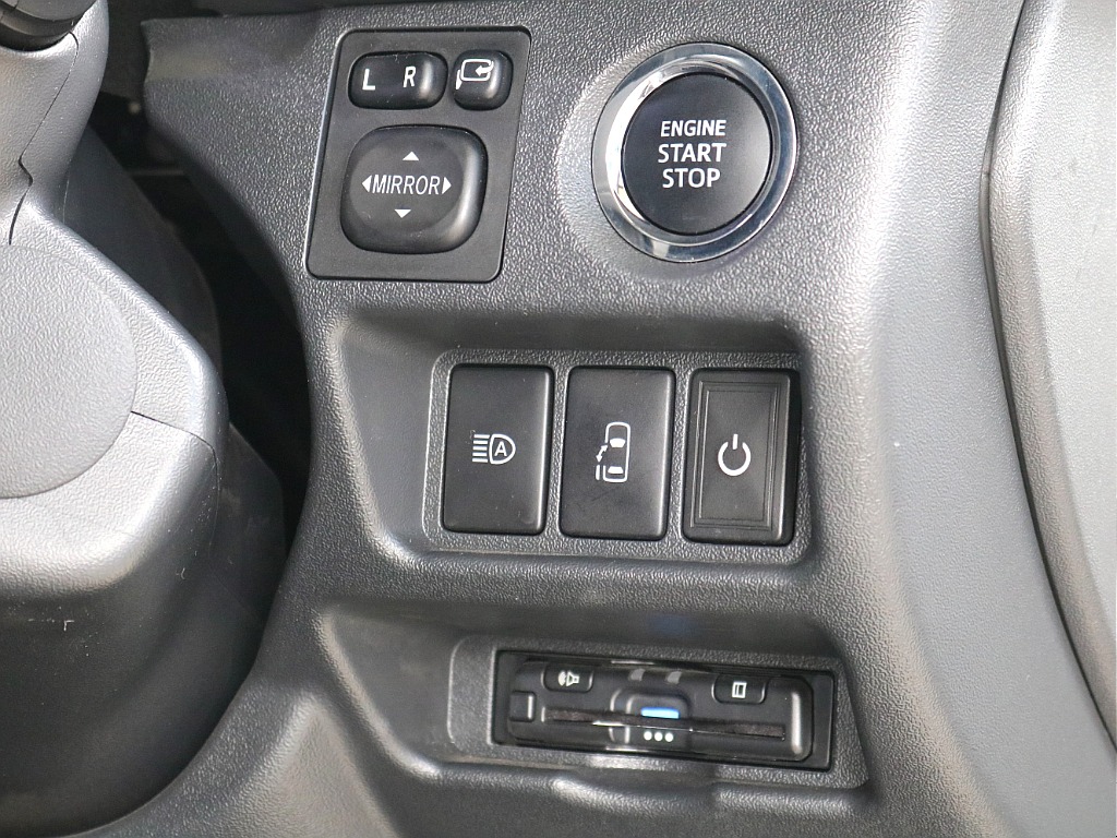 各種運転席操作スイッチ類