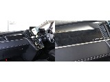 木目調アクセントパネル・ 最上級グレード専用エンブレム