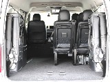 ４列目跳ね上げ可能！荷物スペースも確保！