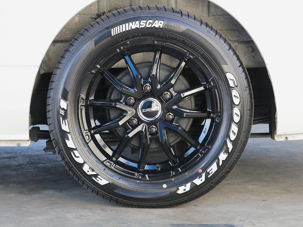 オリジナル17インチアルミホイール・グッドイヤーナスカータイヤ