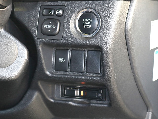 プッシュ式スタート・オートハイビームスイッチ・ビルトインETC