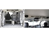 ４列目跳ね上げ可能！天井スピーカー・後席用フリップダウンモニター付き！