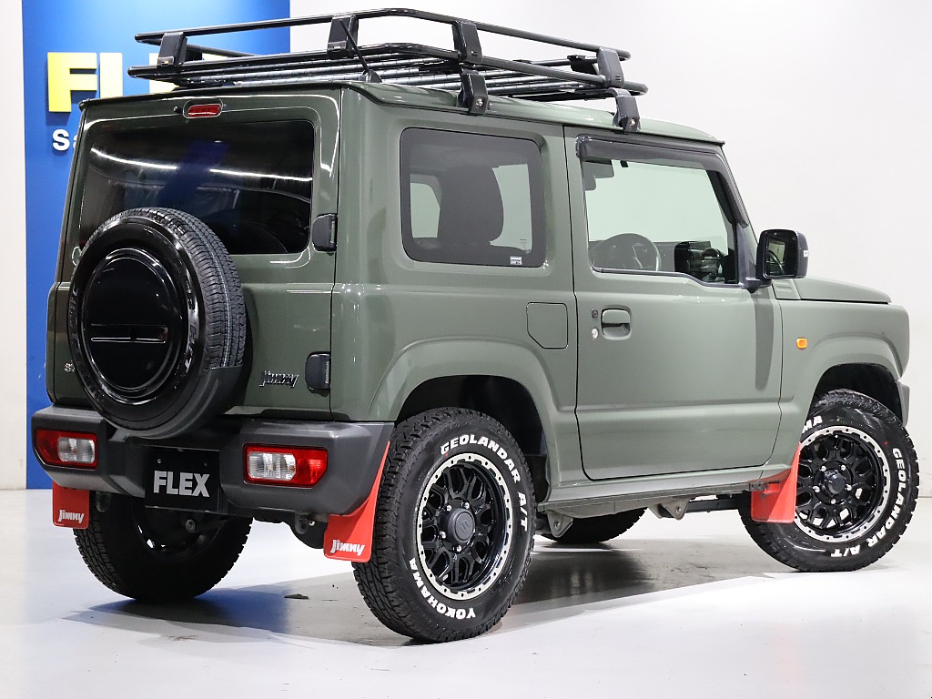 ラックが装備されておりますので、アウトドア用品等、たくさんの荷物を積み込み可能です！