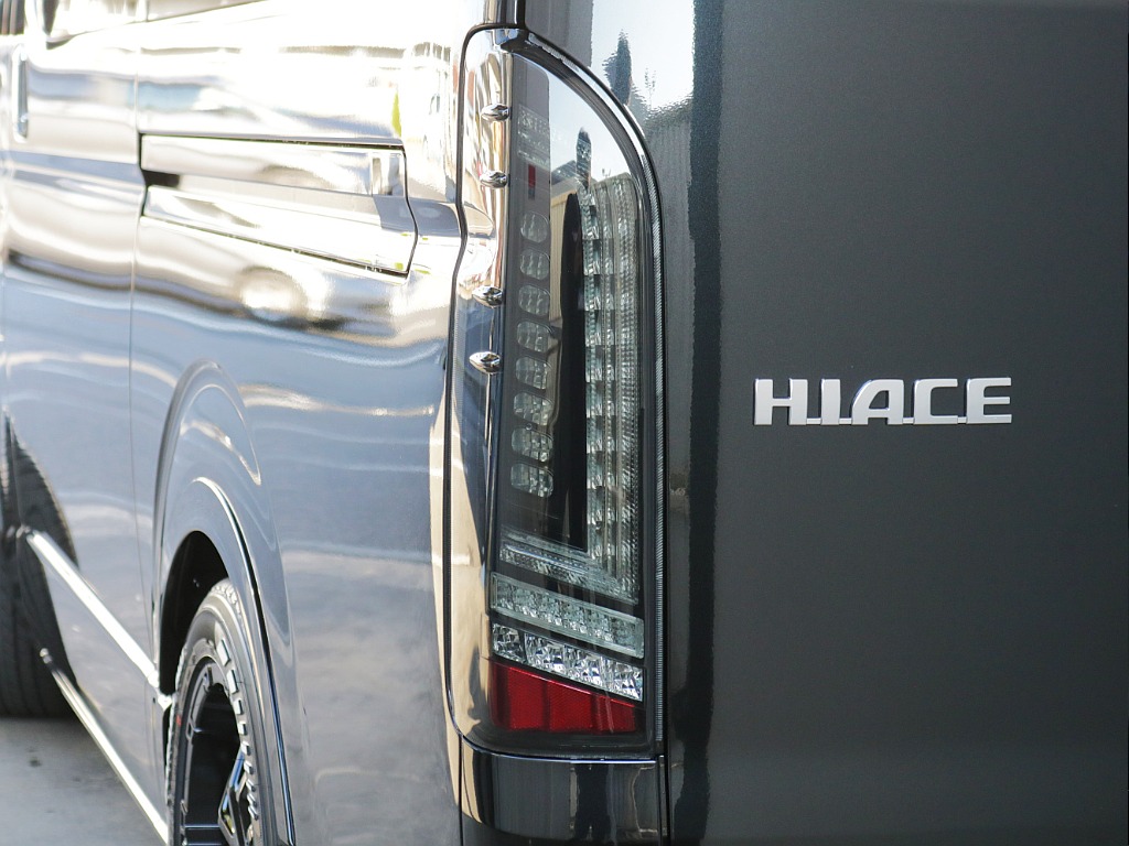 オリジナルLEDテールランプ