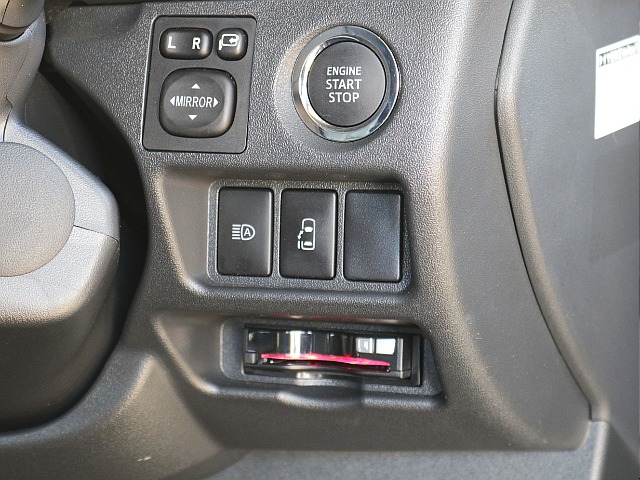 プッシュ式スタート・オートハイビームスイッチ・パワースライドドアスイッチ・ビルトインETC