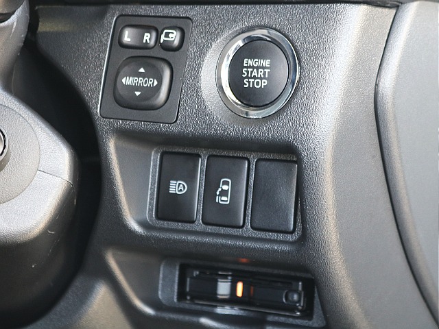 プッシュ式スタート・オートハイビームスイッチ・パワースライドドアスイッチ・ビルトインETC