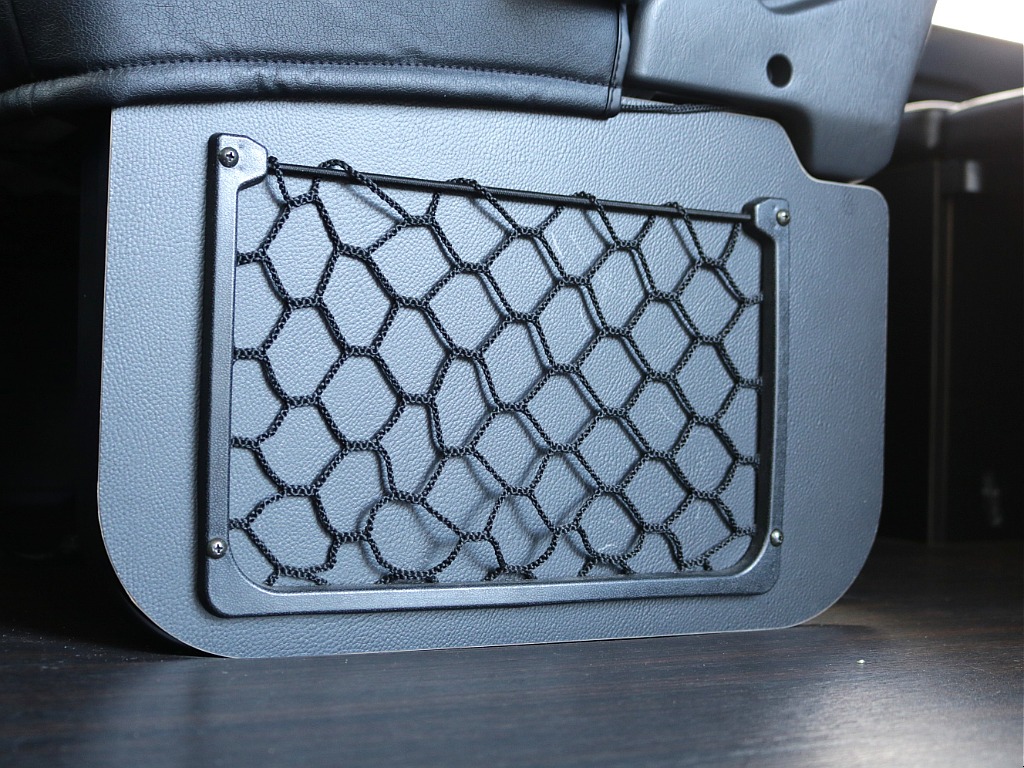 フットパネル収納ネット付き