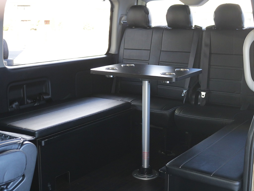 テーブルを囲むことも可能