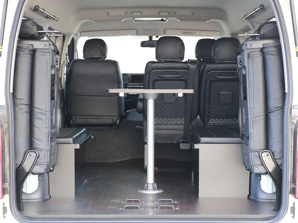 軽食やワークスペースにも！