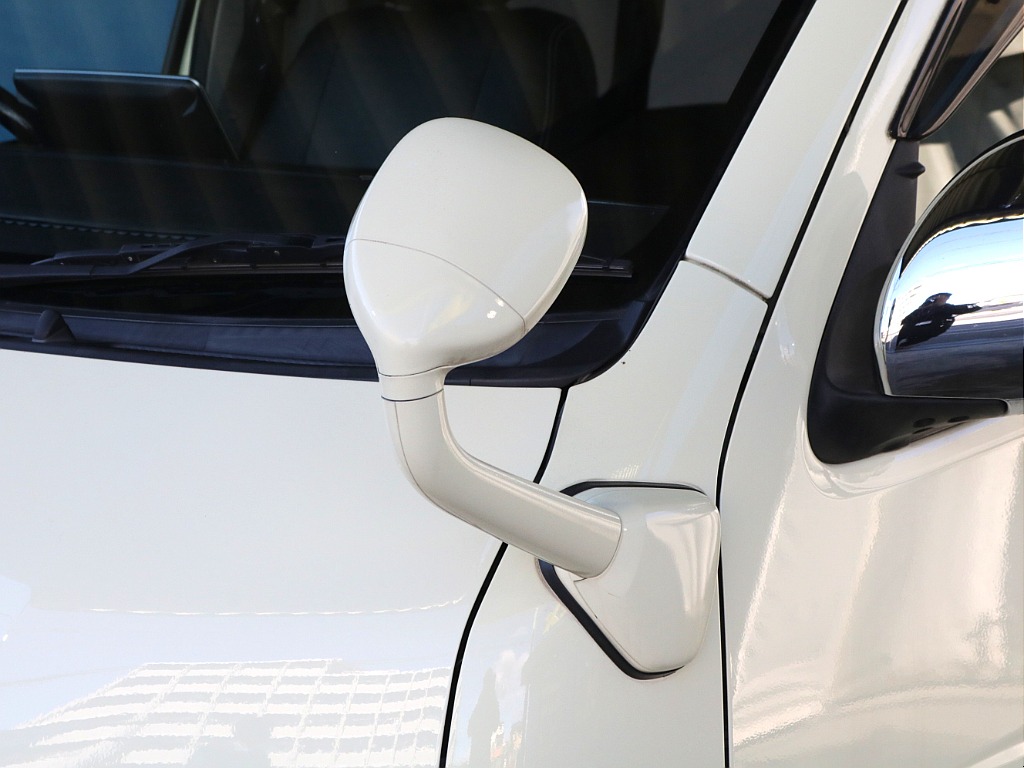 フロントアンダーミラーボディー同色塗装