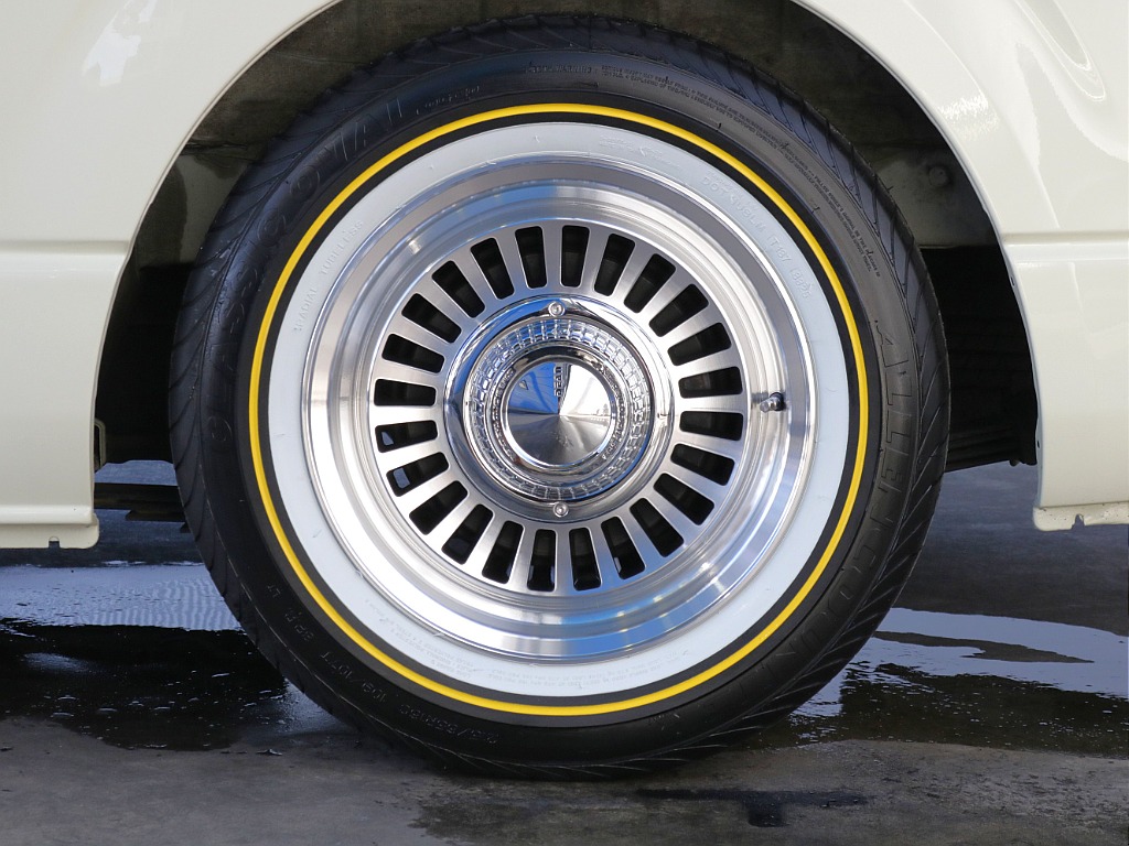 ディーン16インチアルミホイール・クラシックオーバルタイヤ