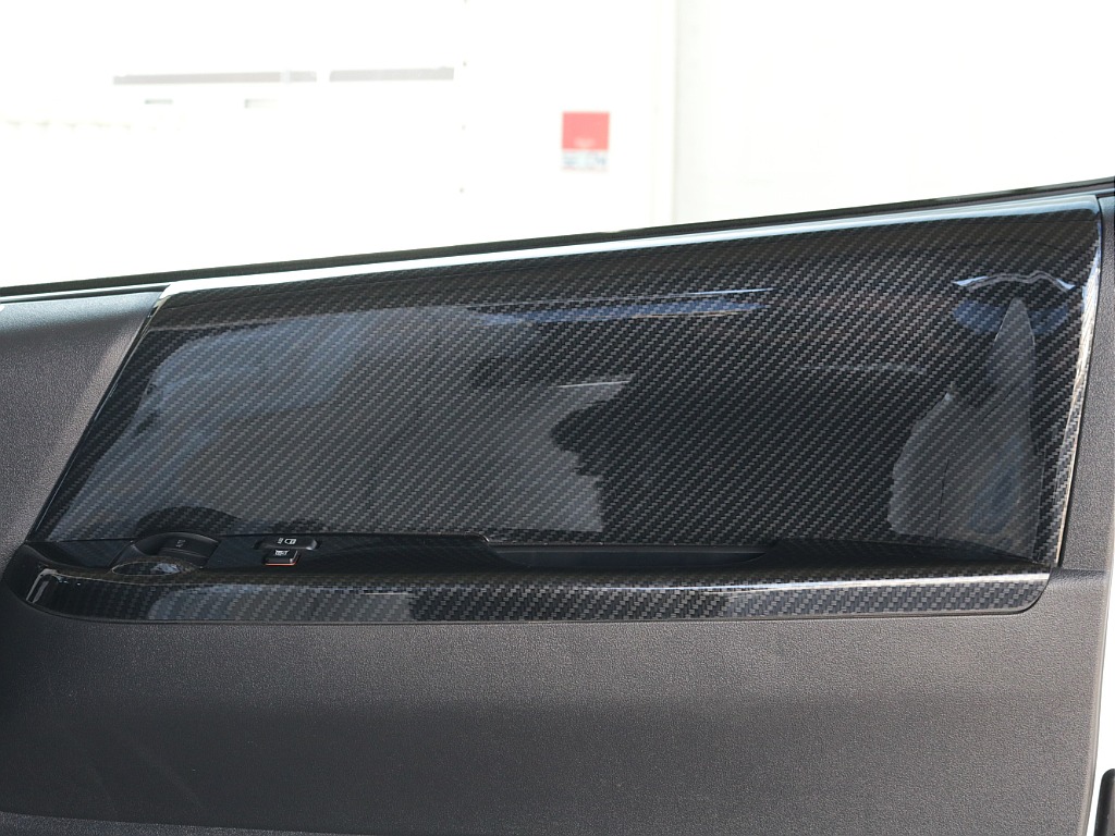 ドアパネル（運転席側）