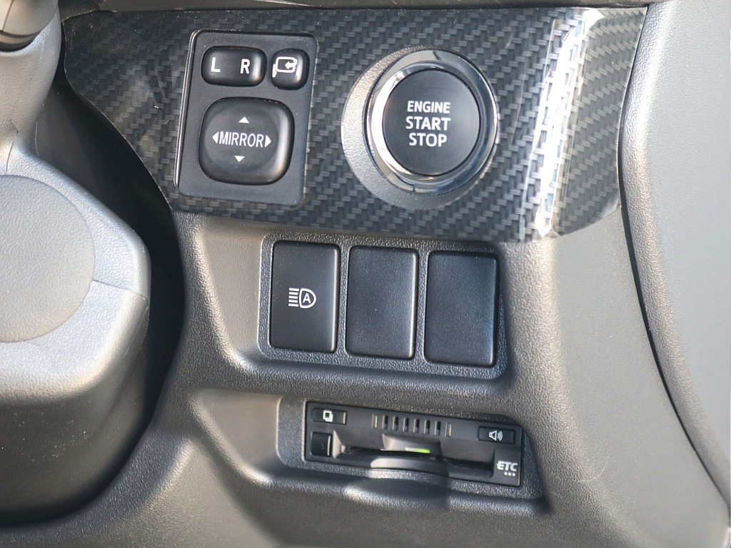 プッシュ式スタート・オートハイビームスイッチ・ビルトインETC