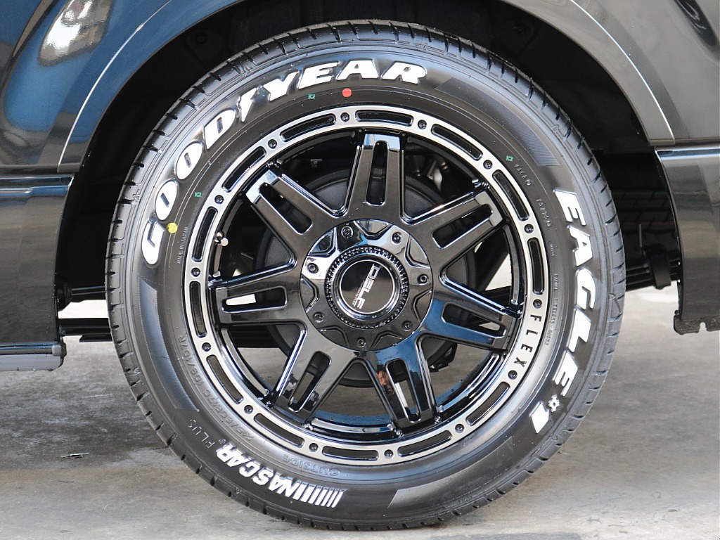 オリジナル17インチアルミホイール・グッドイヤーナスカータイヤ