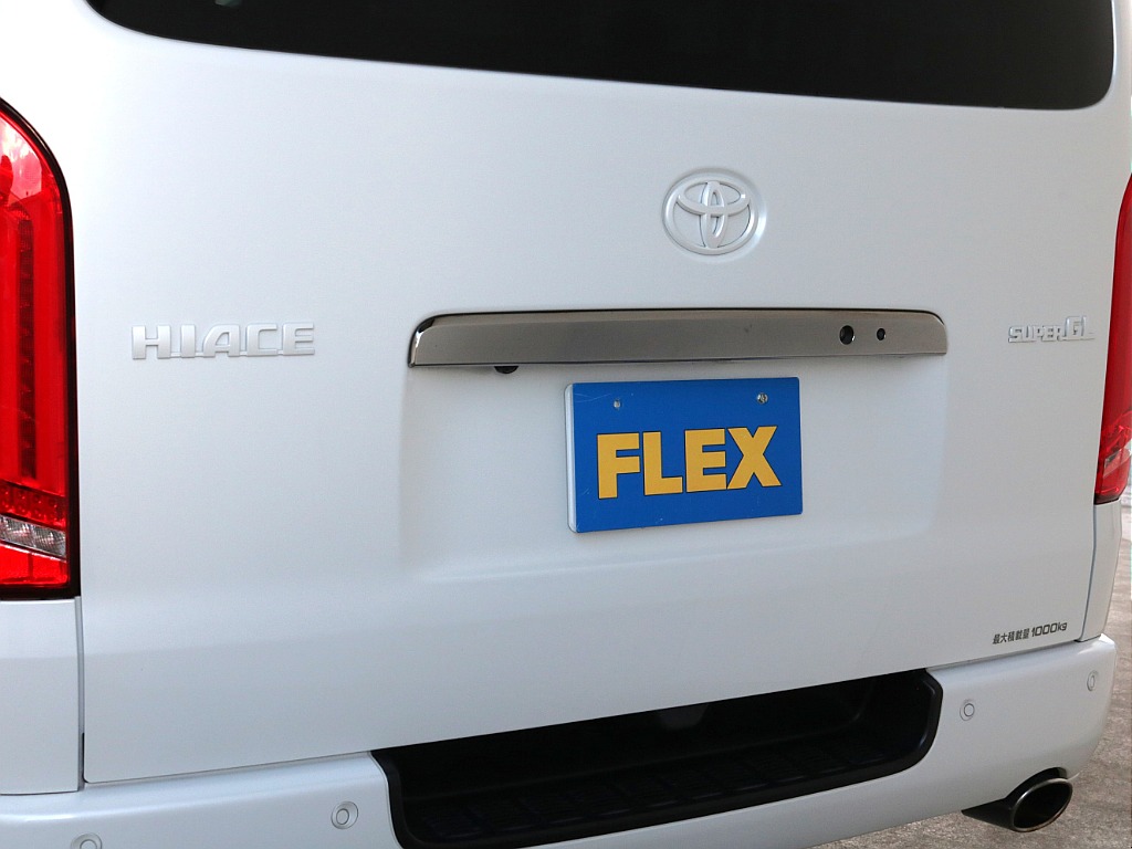 エンブレムホワイト塗装済み