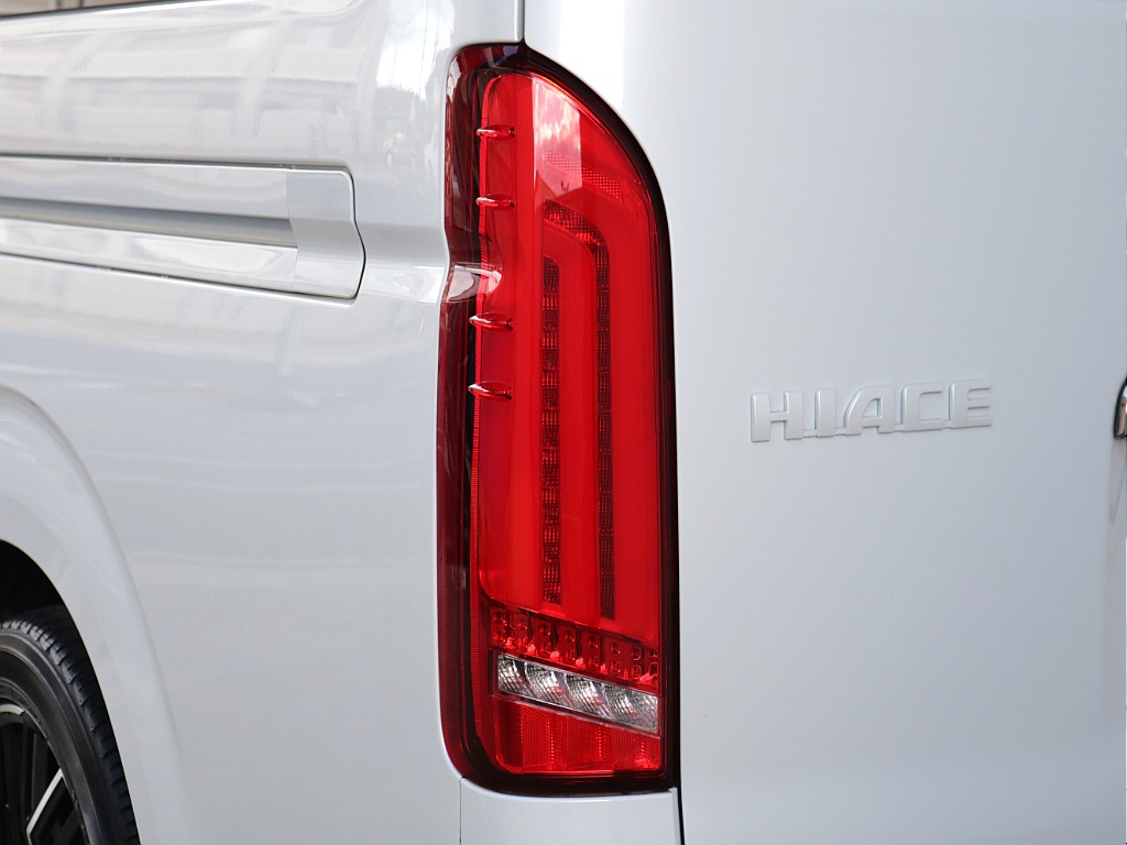 オリジナルLEDテールランプ