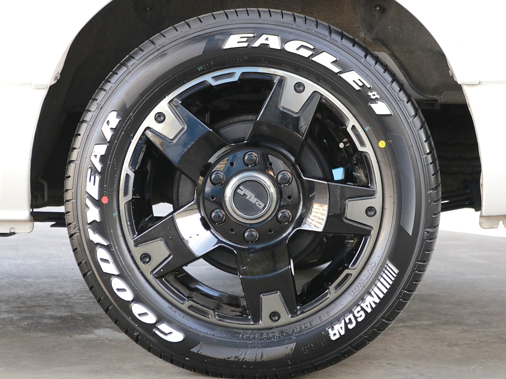 オリジナル17インチアルミホイール・グッドイヤーナスカータイヤ