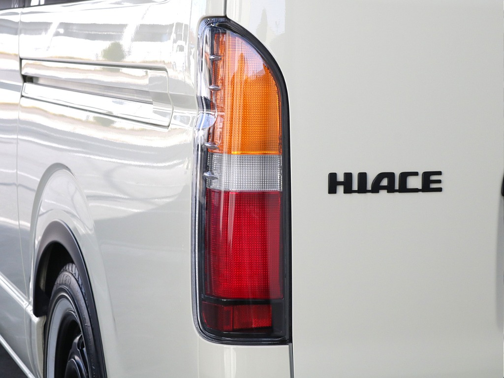 オリジナルLEDテールランプ