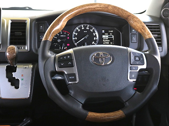 木目調ステアリング・シフトノブ