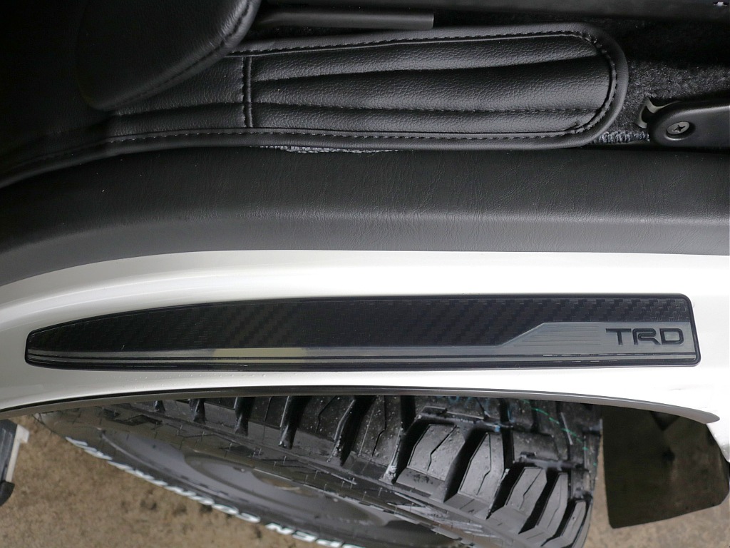 TRDスカッフガード