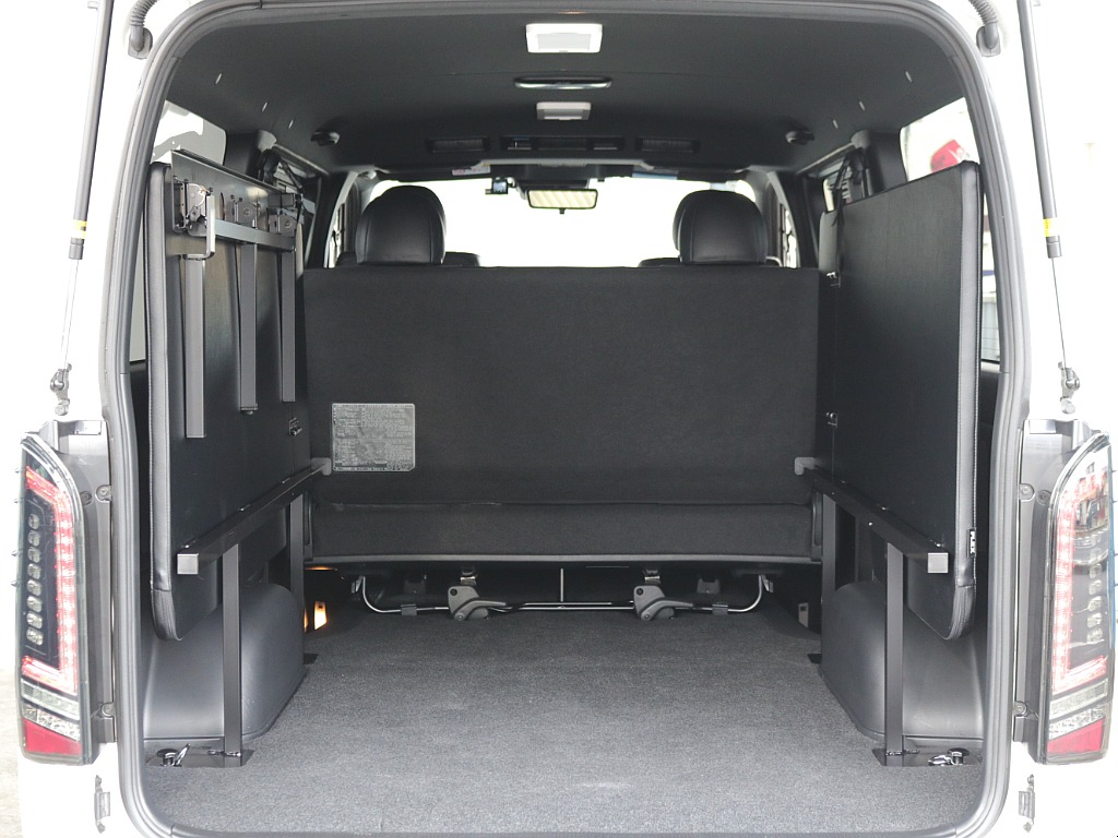 両側跳ね上げ可能