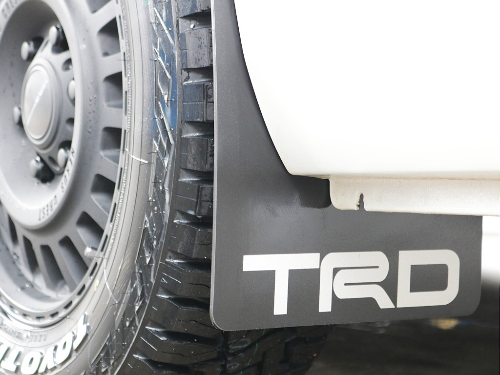 TRDマッドフラップ