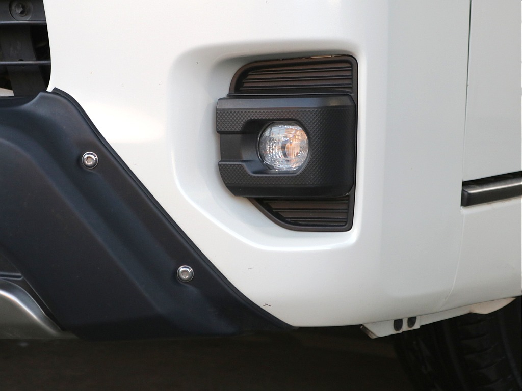 フロントLEDフォグランプ