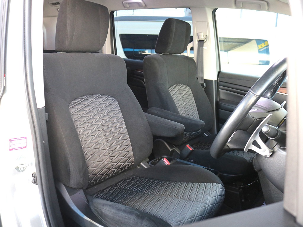運転席・助手席シートヒーター付き