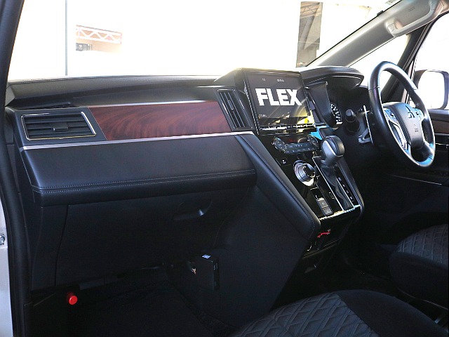 木目調アクセントパネル