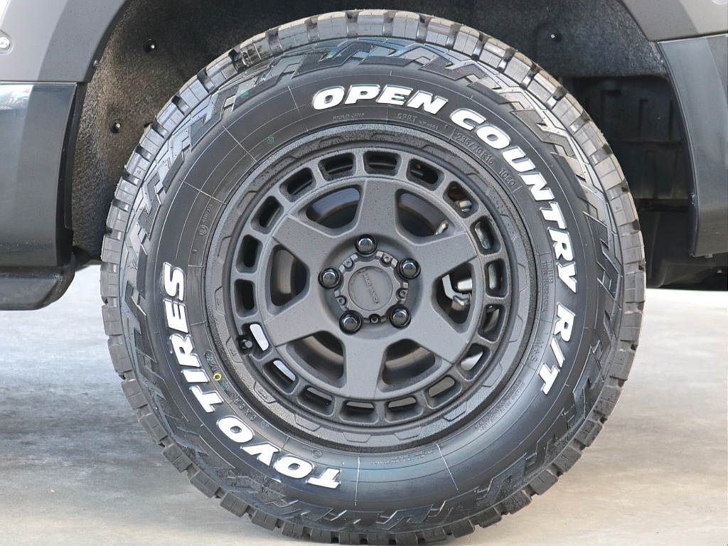 オリジナルアルミホイール・トーヨーオープンカントリータイヤ