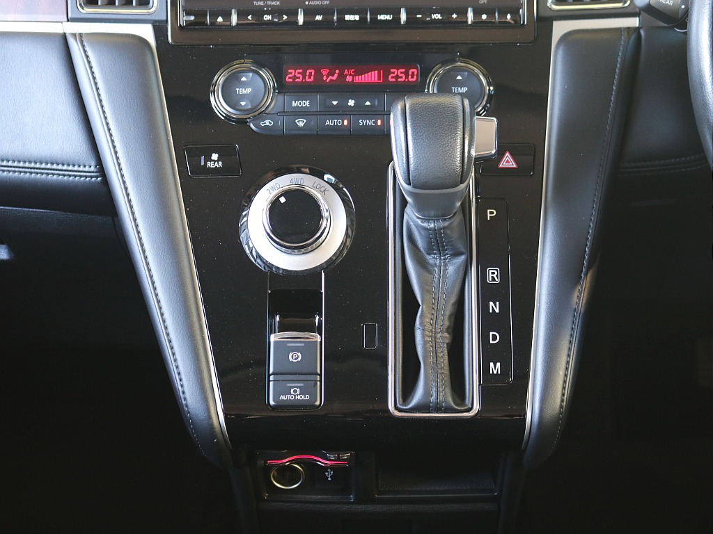 三菱&nbsp;デリカD：5&nbsp;2.2DT Gパワーパッケージ 4WD&nbsp;渋かっこいい車両作りました！みんなと一緒は嫌だのお客様は必見！&nbsp;栃木県の詳細画像&nbsp;その10