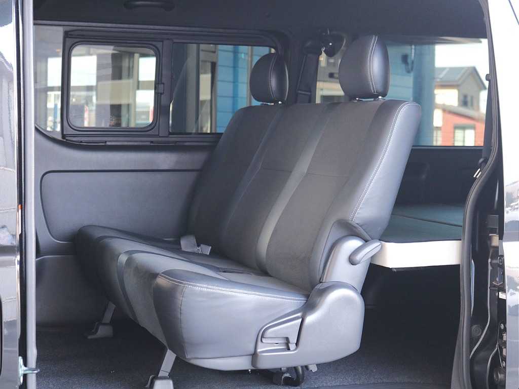 セカンドシート3人掛けベンチシート