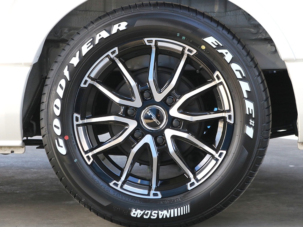 オリジナル17インチアルミホイール・グッドイヤーナスカータイヤ