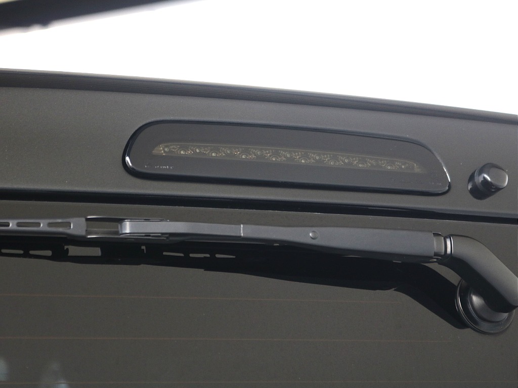 ハイマウントストップランプ