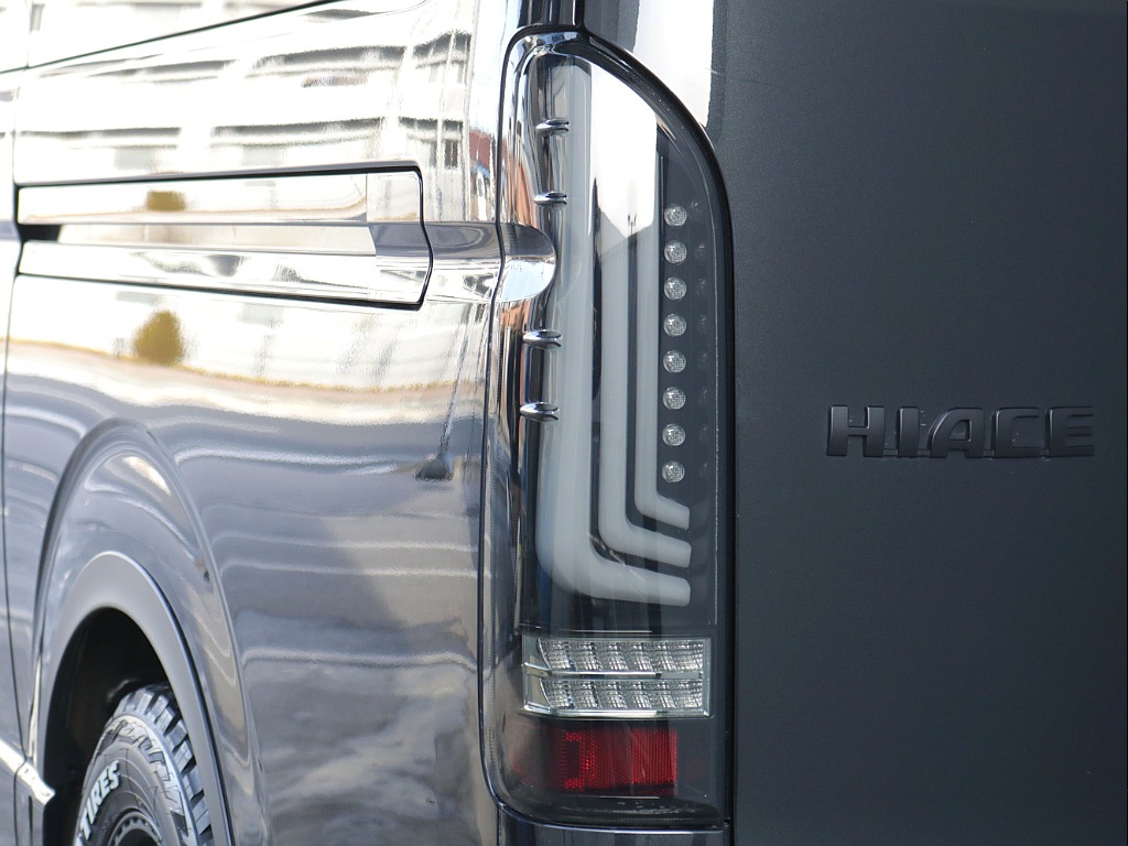 オリジナルLEDテールランプ