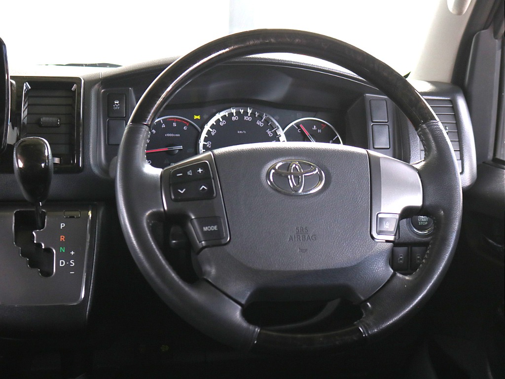 ダークプライム特別仕様車限定コンビハンドル・コンビシフトノブ