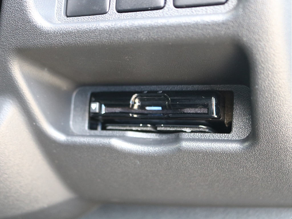 ＦＬＥＸグループは「すべての人に愛車を」をコンセプトに車種別に全国展開中！愛車と一緒に、ライフスタイルを充実させてもらいたいという思いで、ランクル仙台泉店では皆様のご要望になんでもお応えします♪